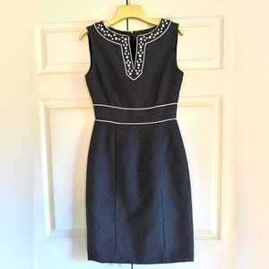Women’s Tahari size 2 sleeveless cocktail dress